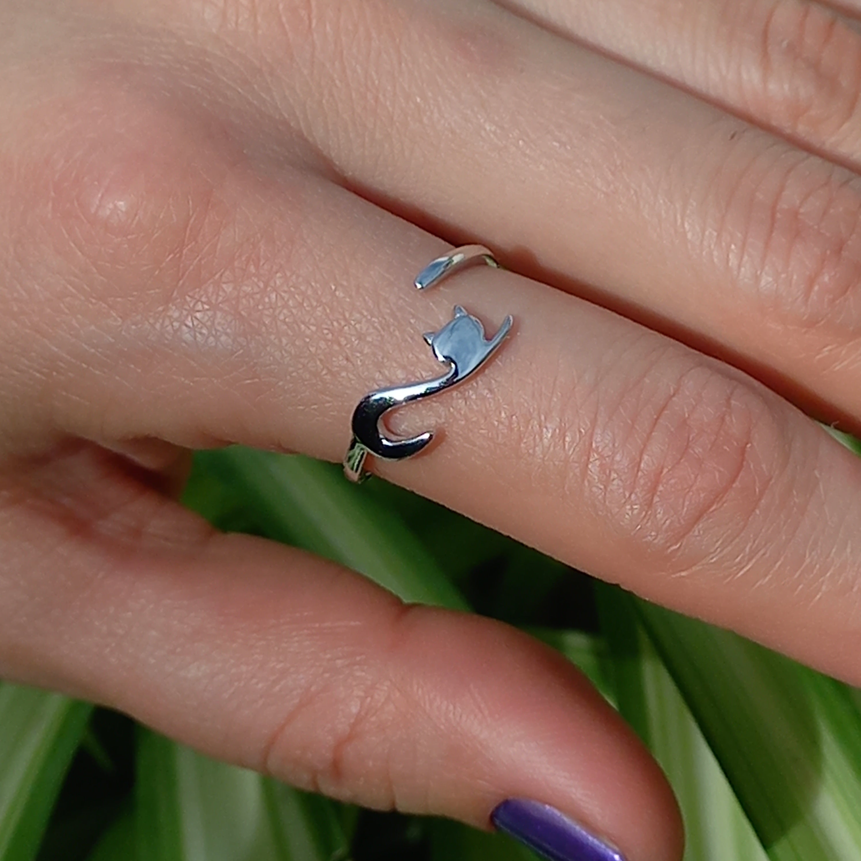 Anillo Ajustable de plata 925  Gato cola larga.