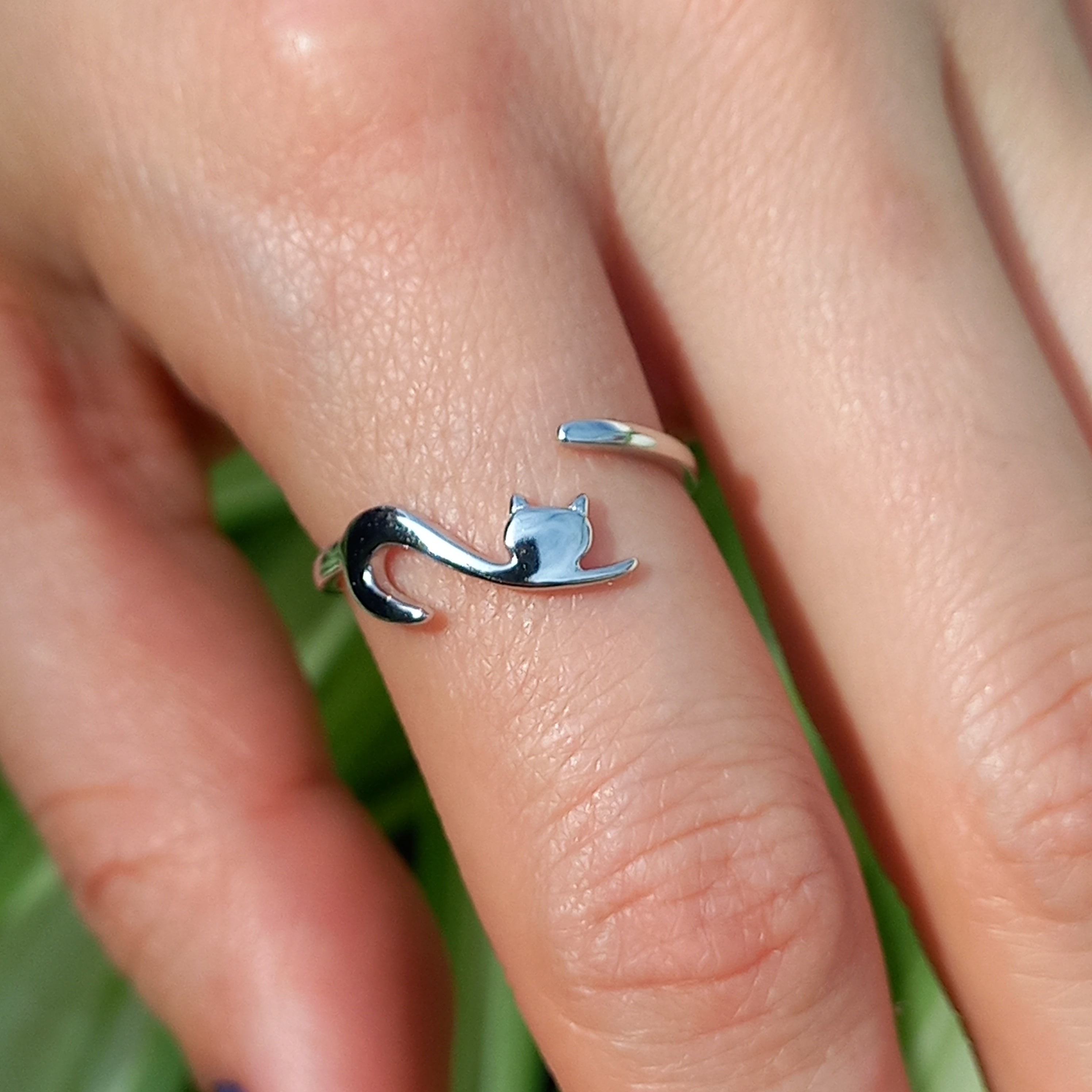 Anillo Ajustable de plata 925  Gato cola larga.