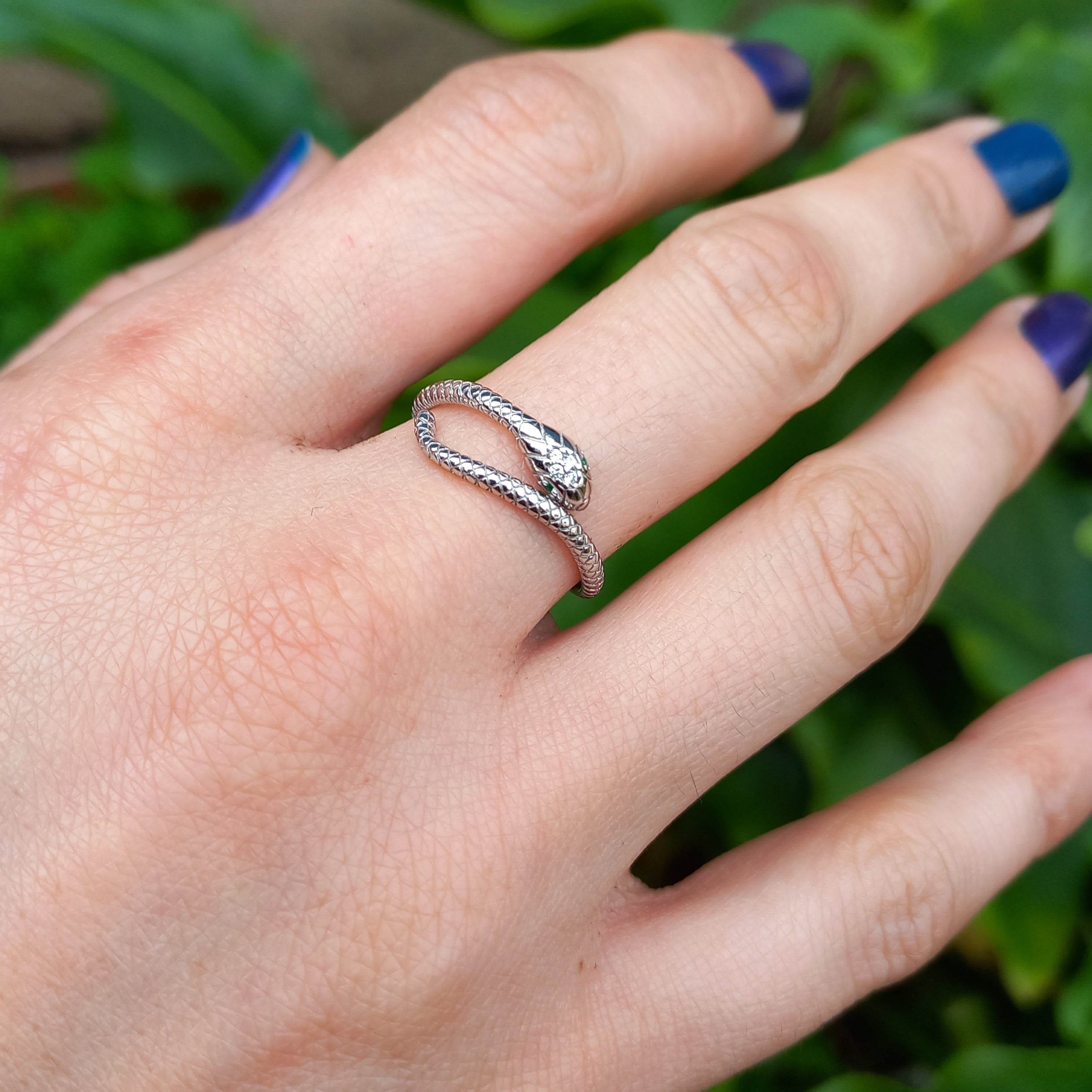 Anillo Ajustable de Serpiente de Plata.