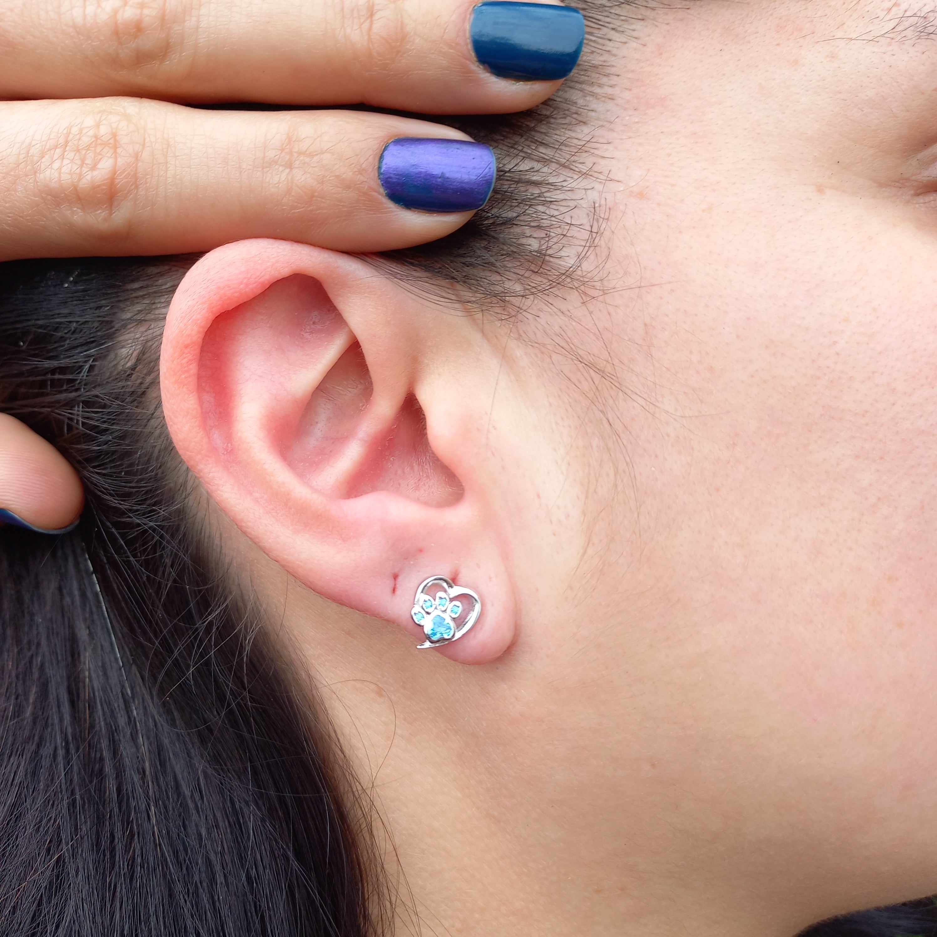 Aros con Forma de Patitas Celeste de Plata.