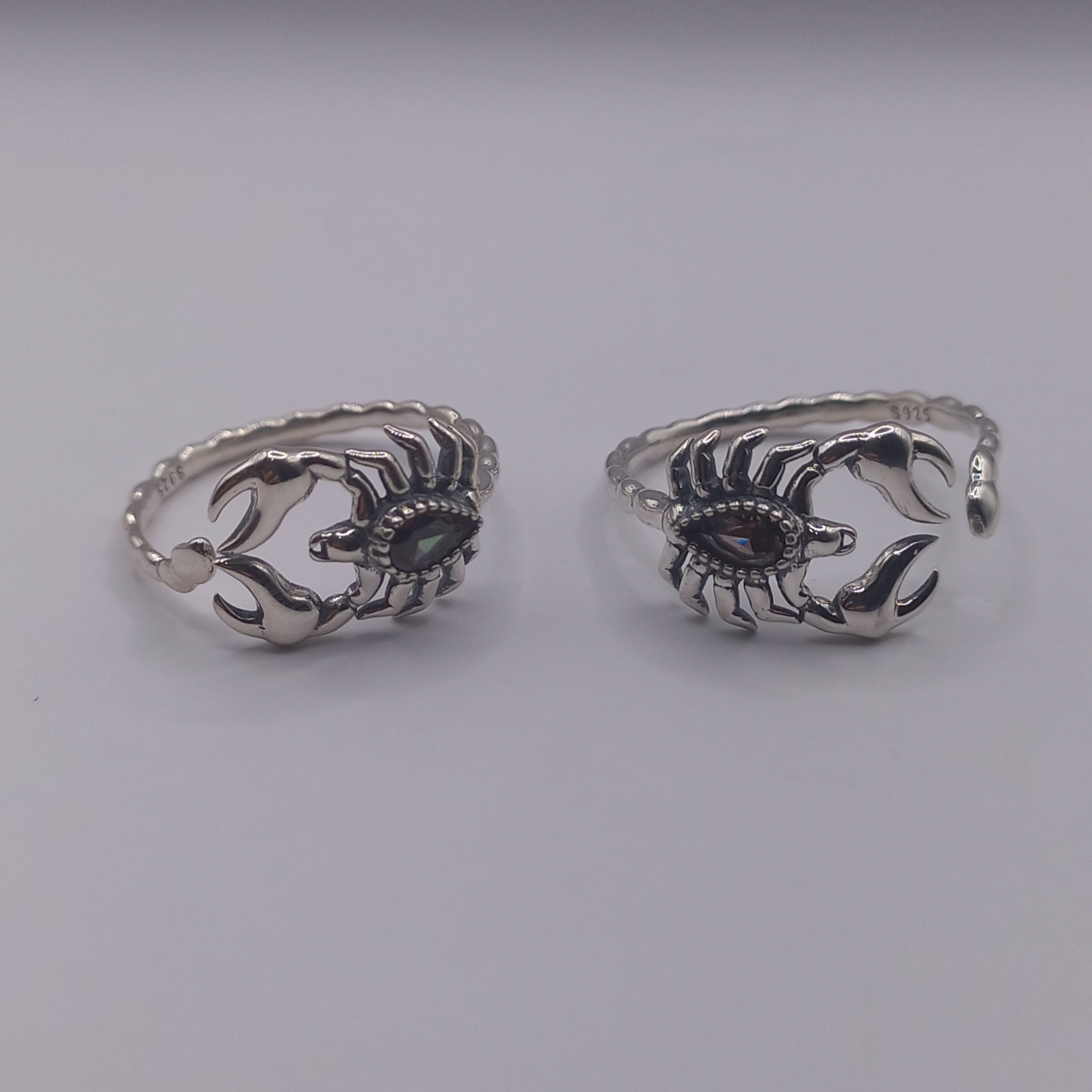 Anillo Ajustable de Escorpión de Plata.