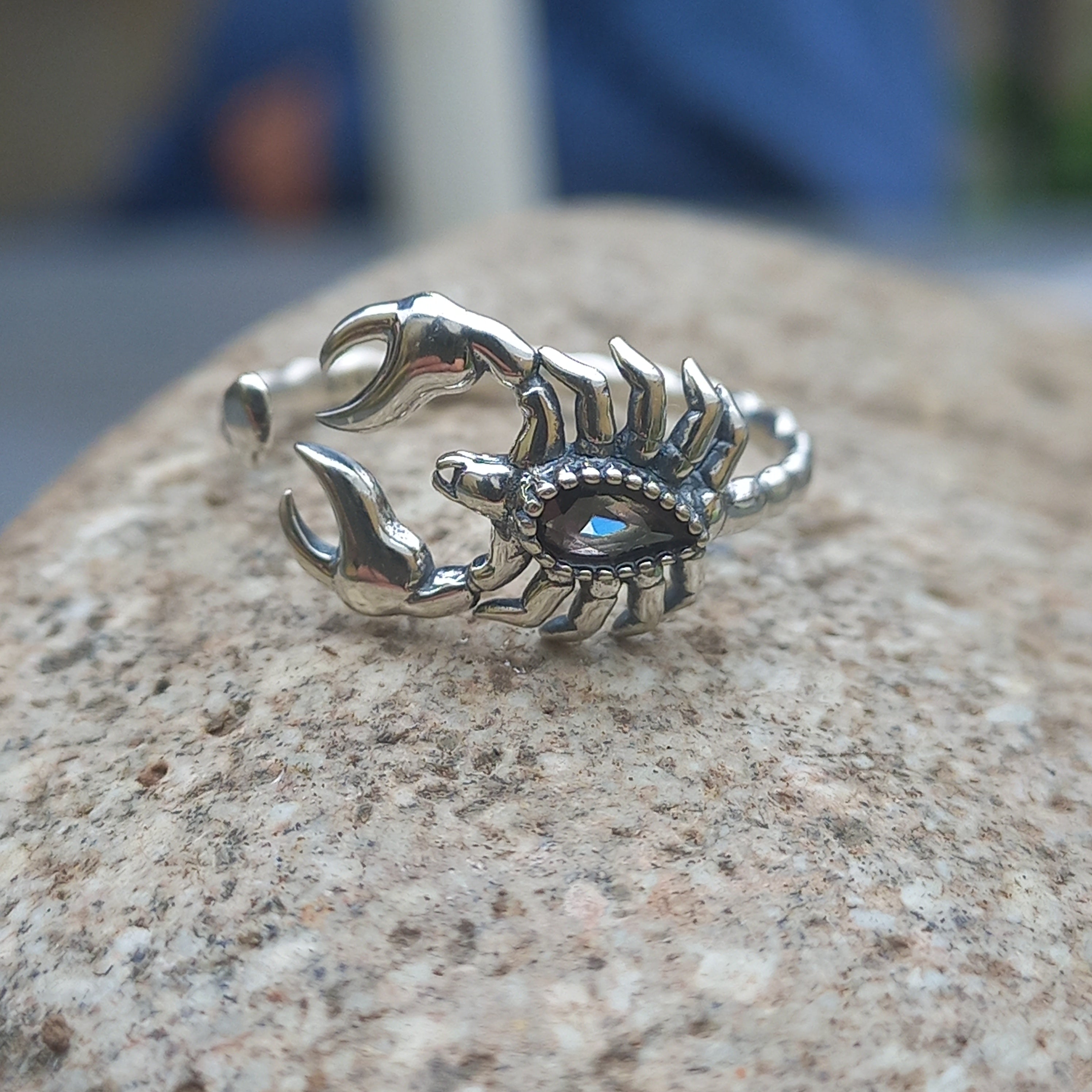 Anillo Ajustable de Escorpión de Plata.