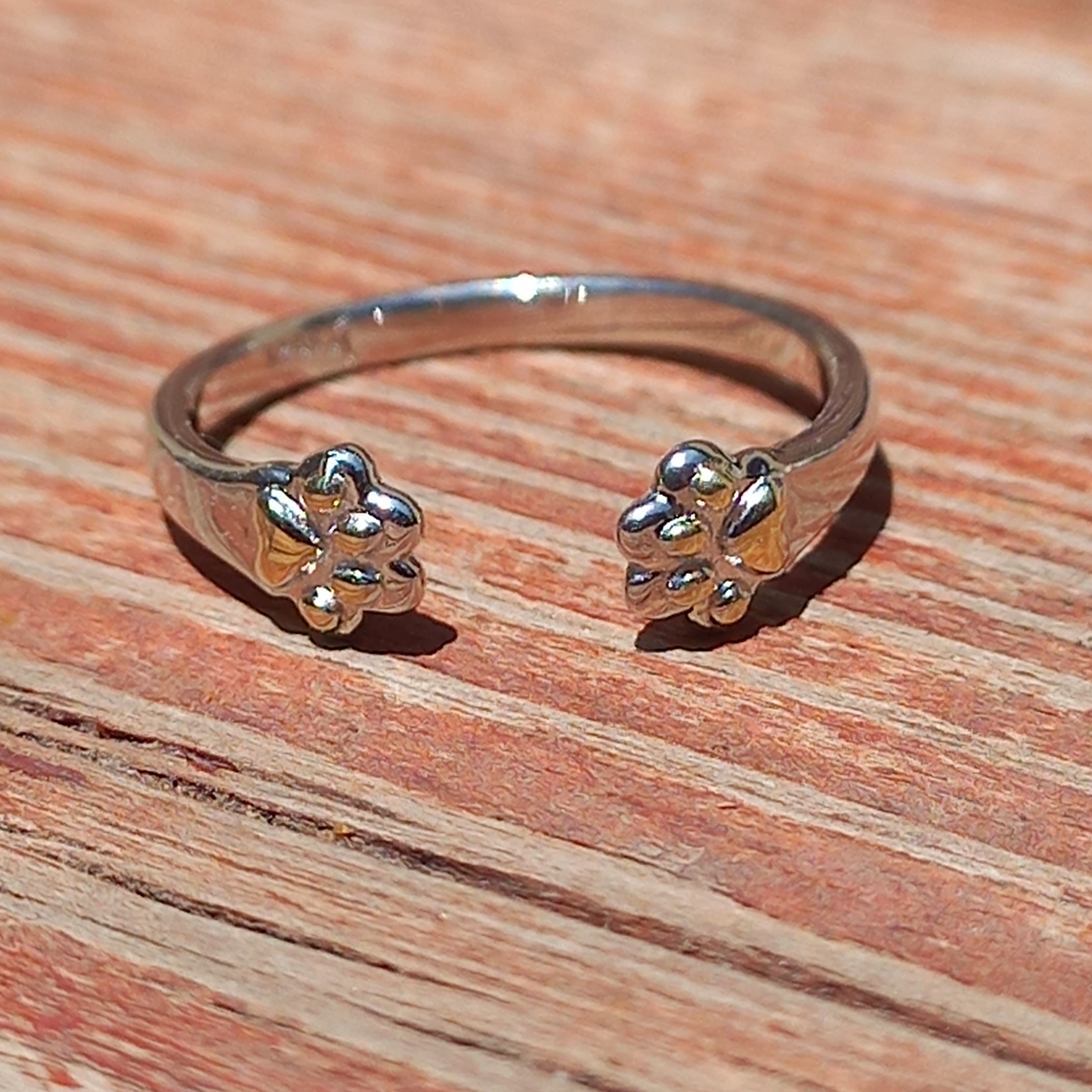 Anillo Ajustable de Patitas de Gato de Plata.
