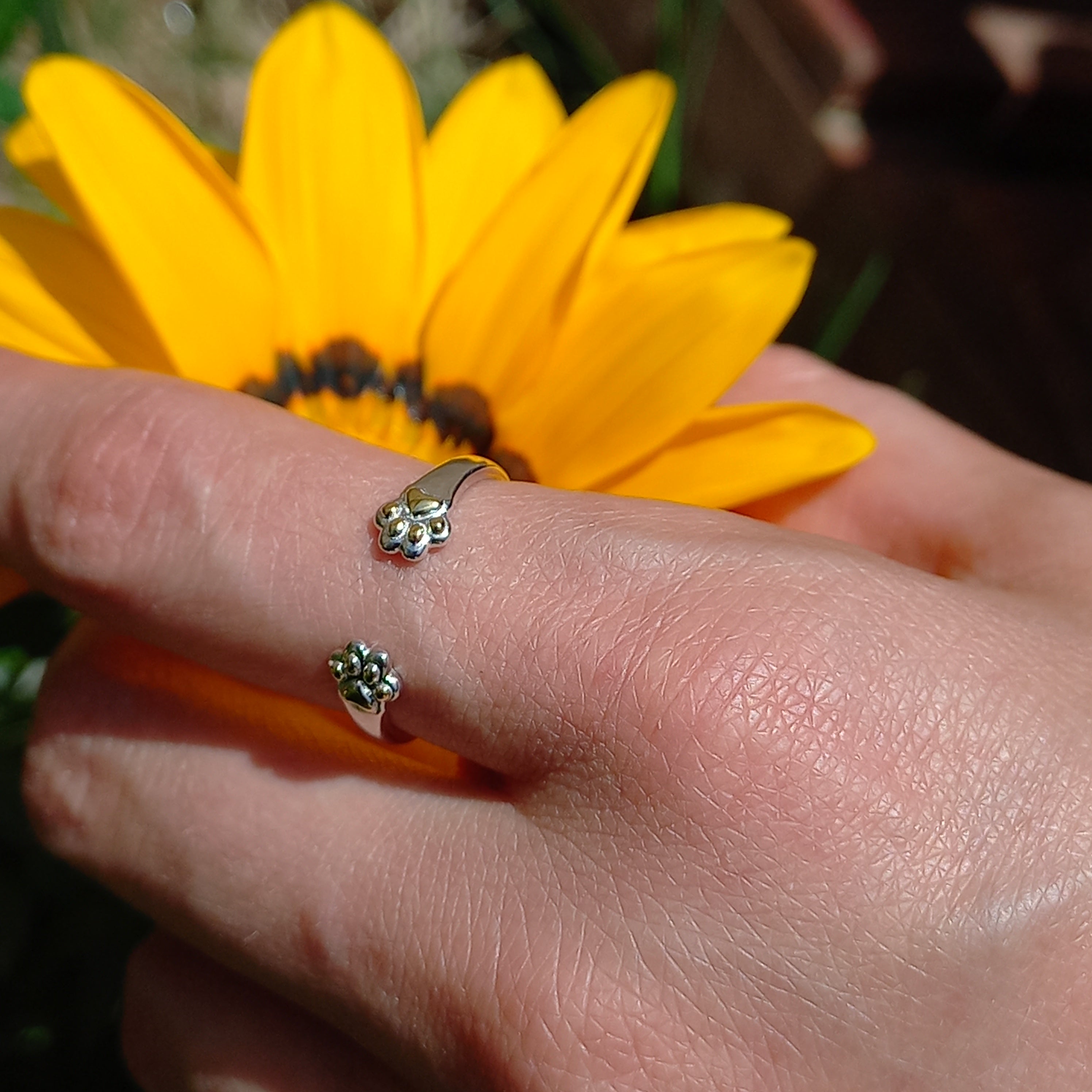 Anillo Ajustable de Patitas de Gato de Plata.