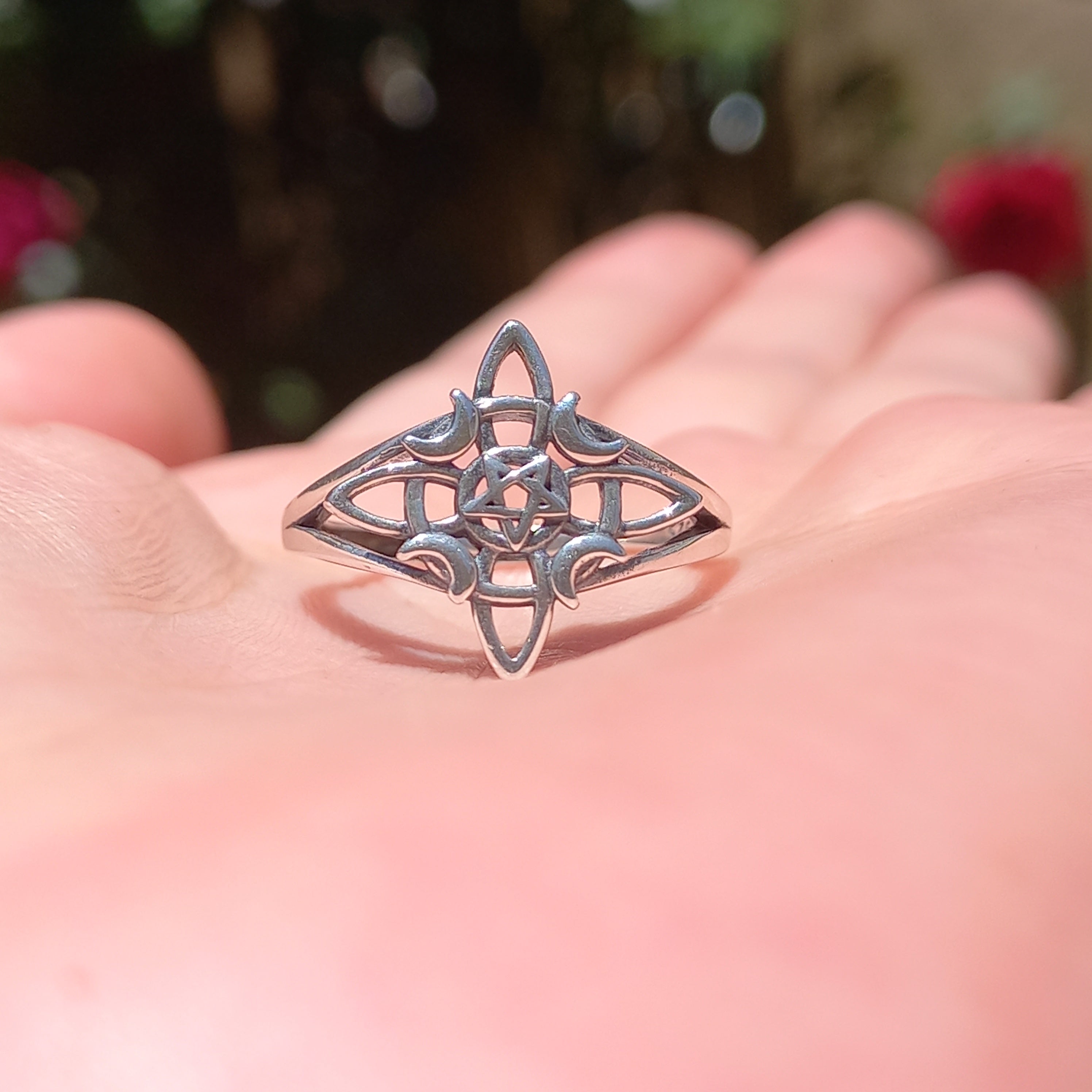 Anillo Ajustable Nudo de Bruja de Plata.