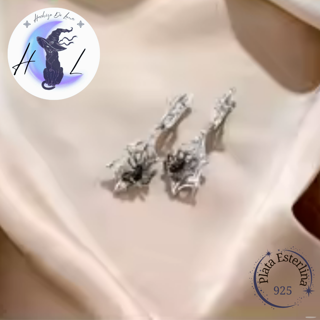 Aros Colgantes Diseño De Araña Con Circones De Plata.