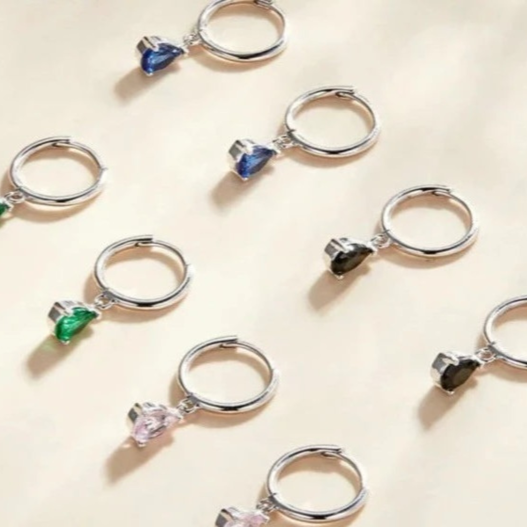 Aros Colgantes Con Forma De Gotas De Plata.