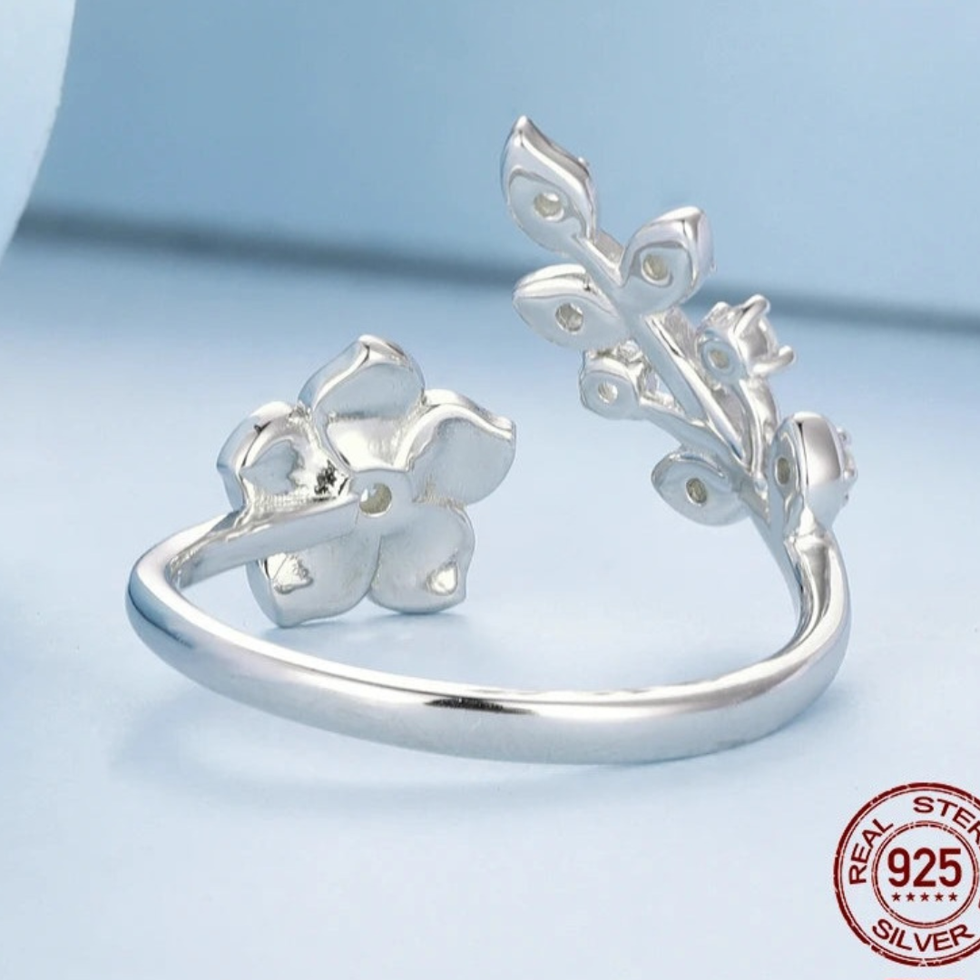 Anillo Ajustable Flor De Cerezo De Plata.