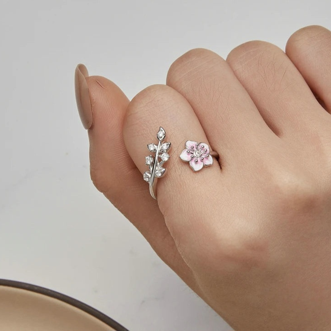 Anillo Ajustable Flor De Cerezo De Plata.
