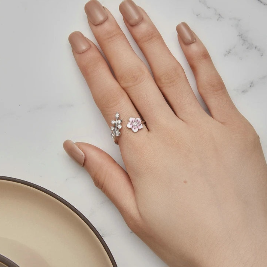 Anillo Ajustable Flor De Cerezo De Plata.