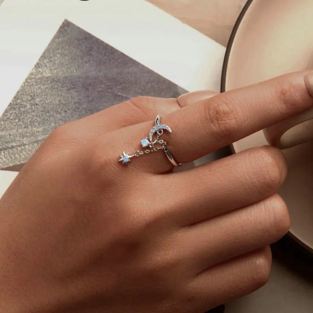 Anillo Ajustable De Plata Con Circón Diseño De Luna Y Estrella.