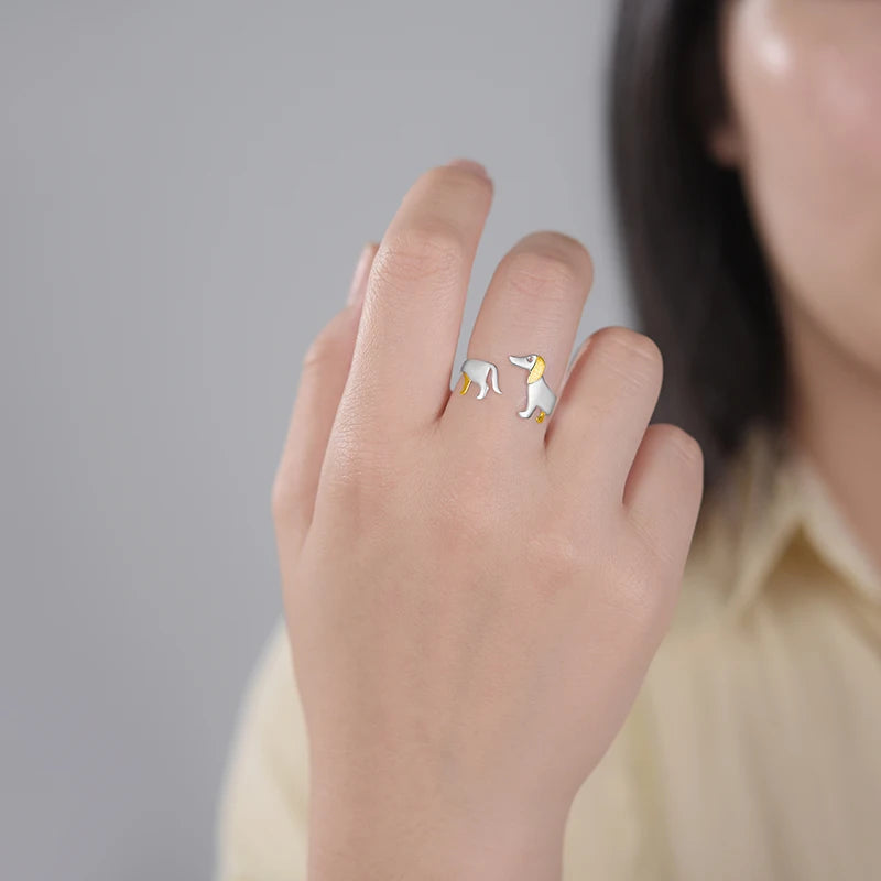 Anillo Ajustable Hecho a Mano Perro Dachshund de Plata.