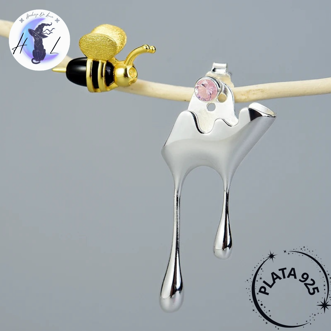 Aros Asimétricos Con Diseño De Abeja Y Miel De Plata.