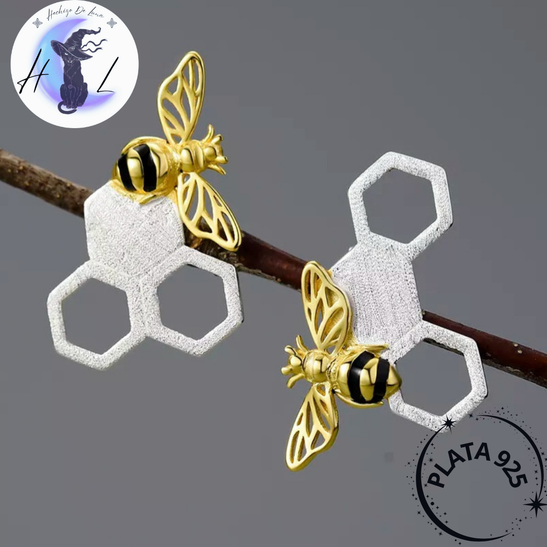 Aros Con Diseño De Abeja y Panal De Plata.