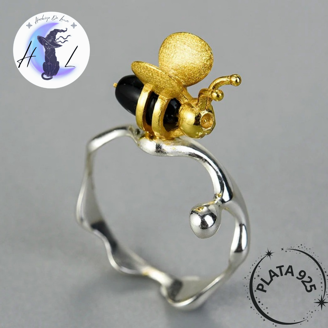 Anillo Con Forma De Abeja Y Miel De Plata.