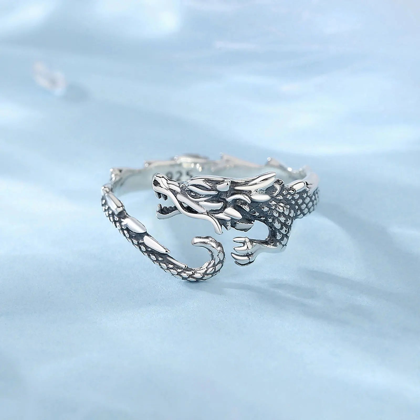 Anillo Ajustable de Dragon de Plata.