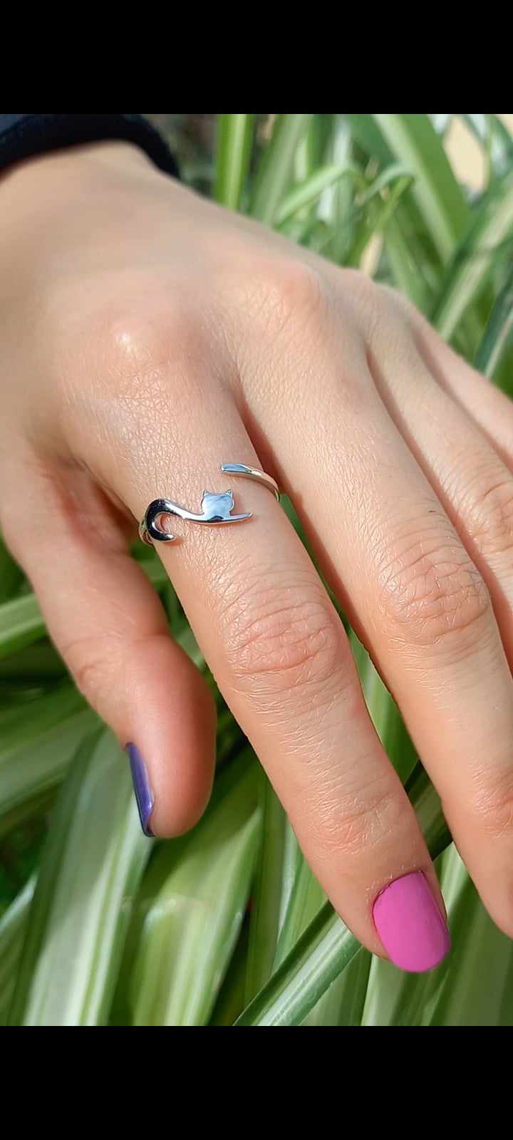 Anillo Ajustable de plata 925  Gato cola larga.