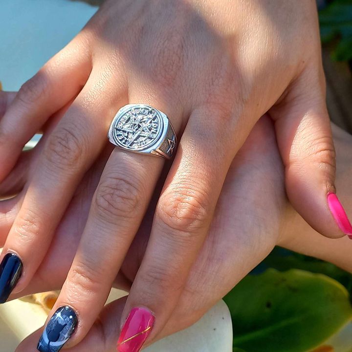 Anillo Tetragrámaton Ajustable de Plata.