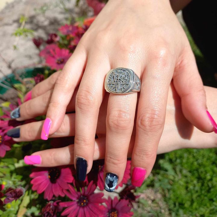 Anillo Tetragrámaton Ajustable de Plata.