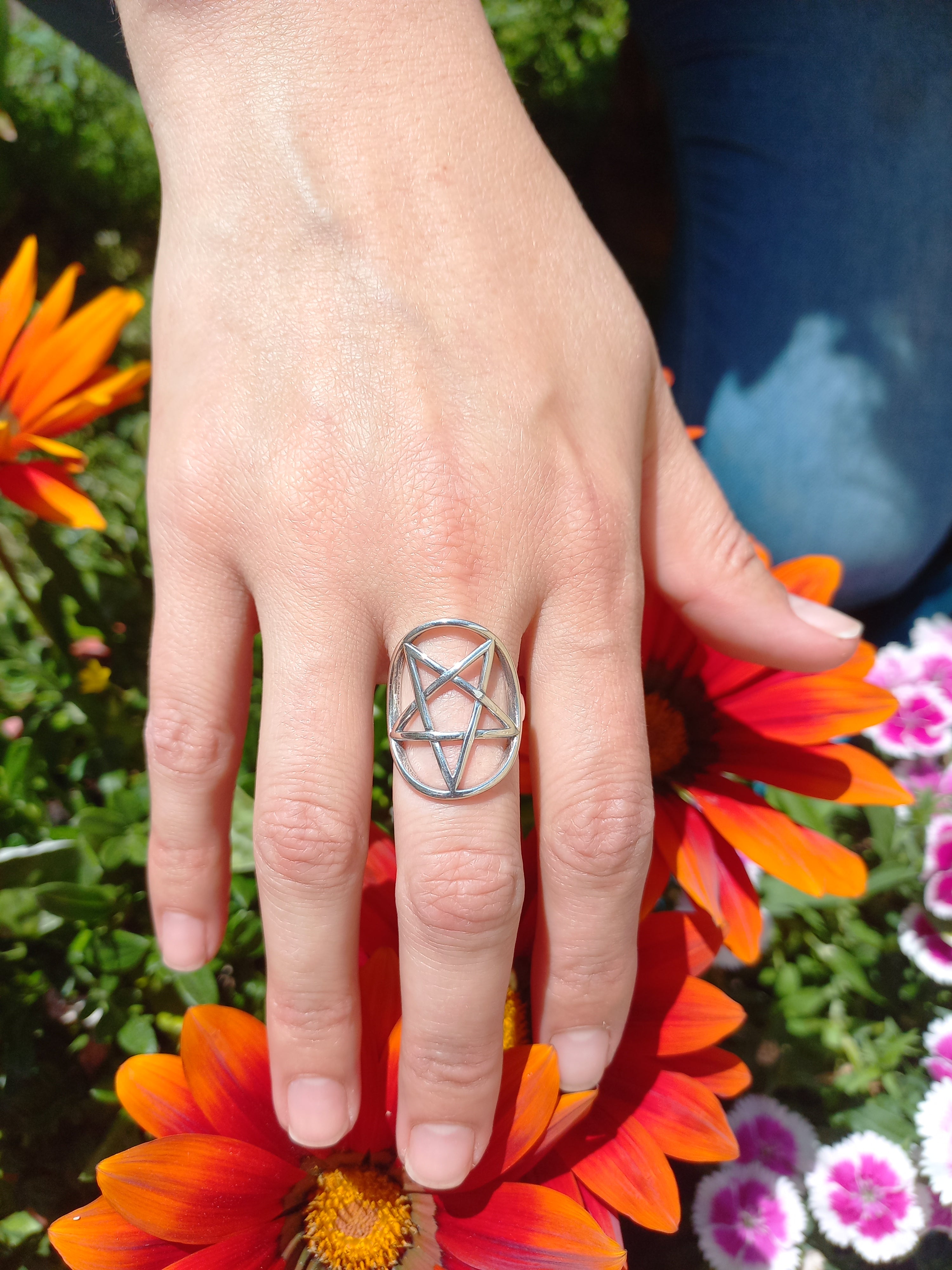 Anillo Pentáculo Ajustable de Plata.