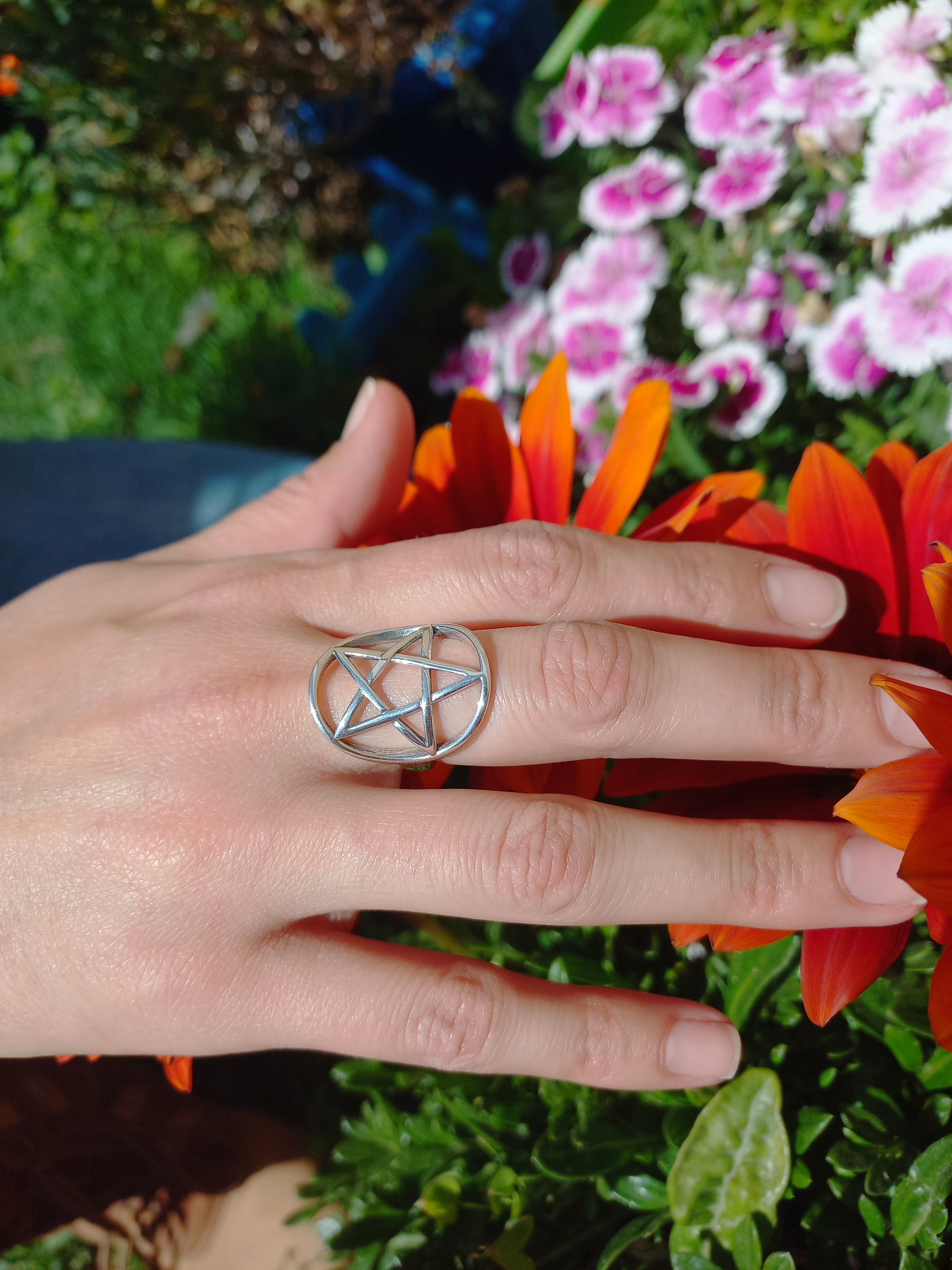 Anillo Pentáculo Ajustable de Plata.