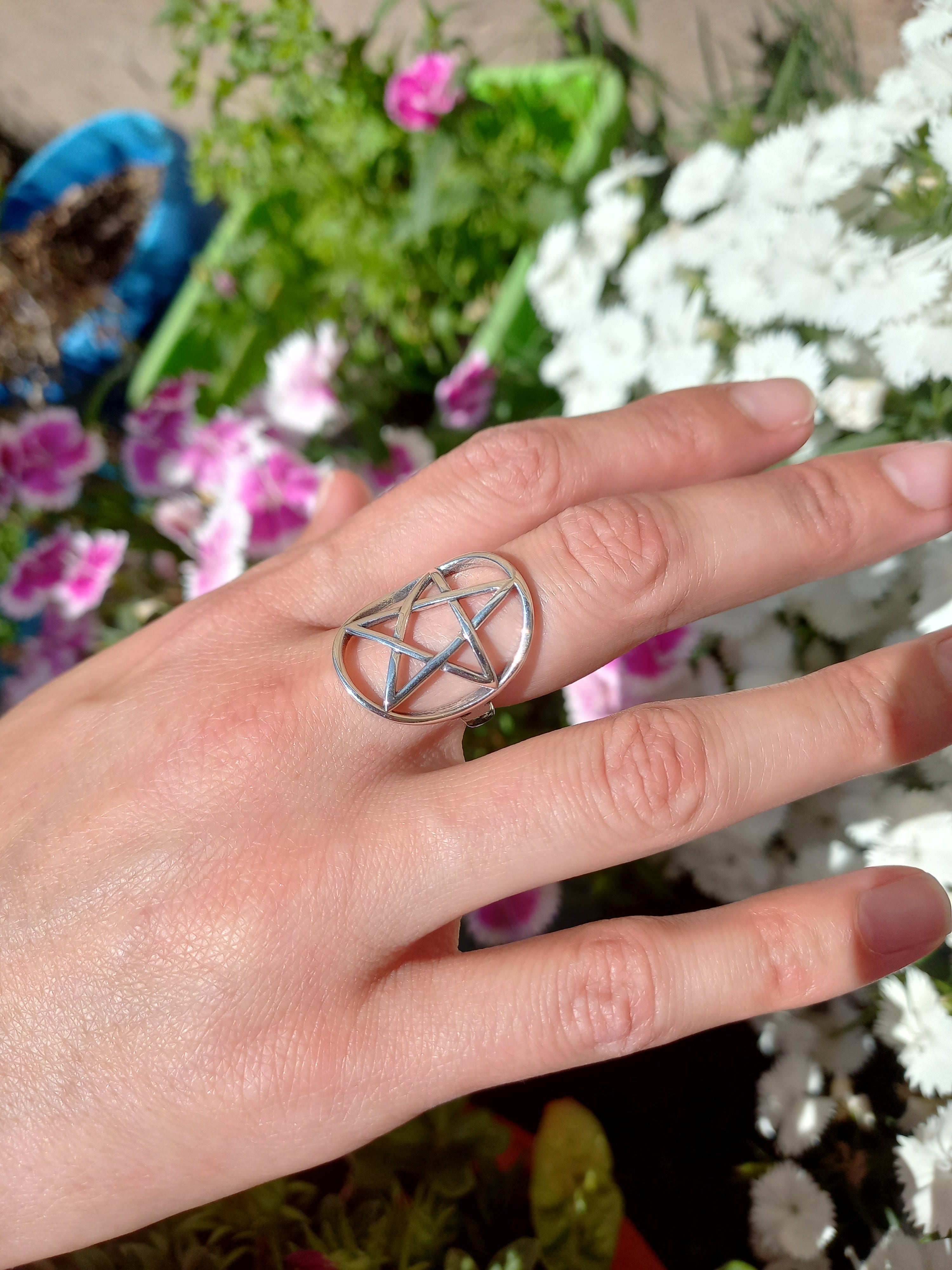 Anillo Pentáculo Ajustable de Plata.