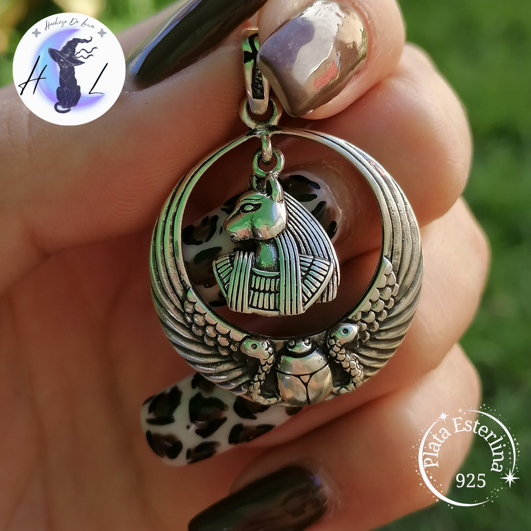 Colgante Bastet Diosa Egipcia con Cadena de Plata 50 cm.