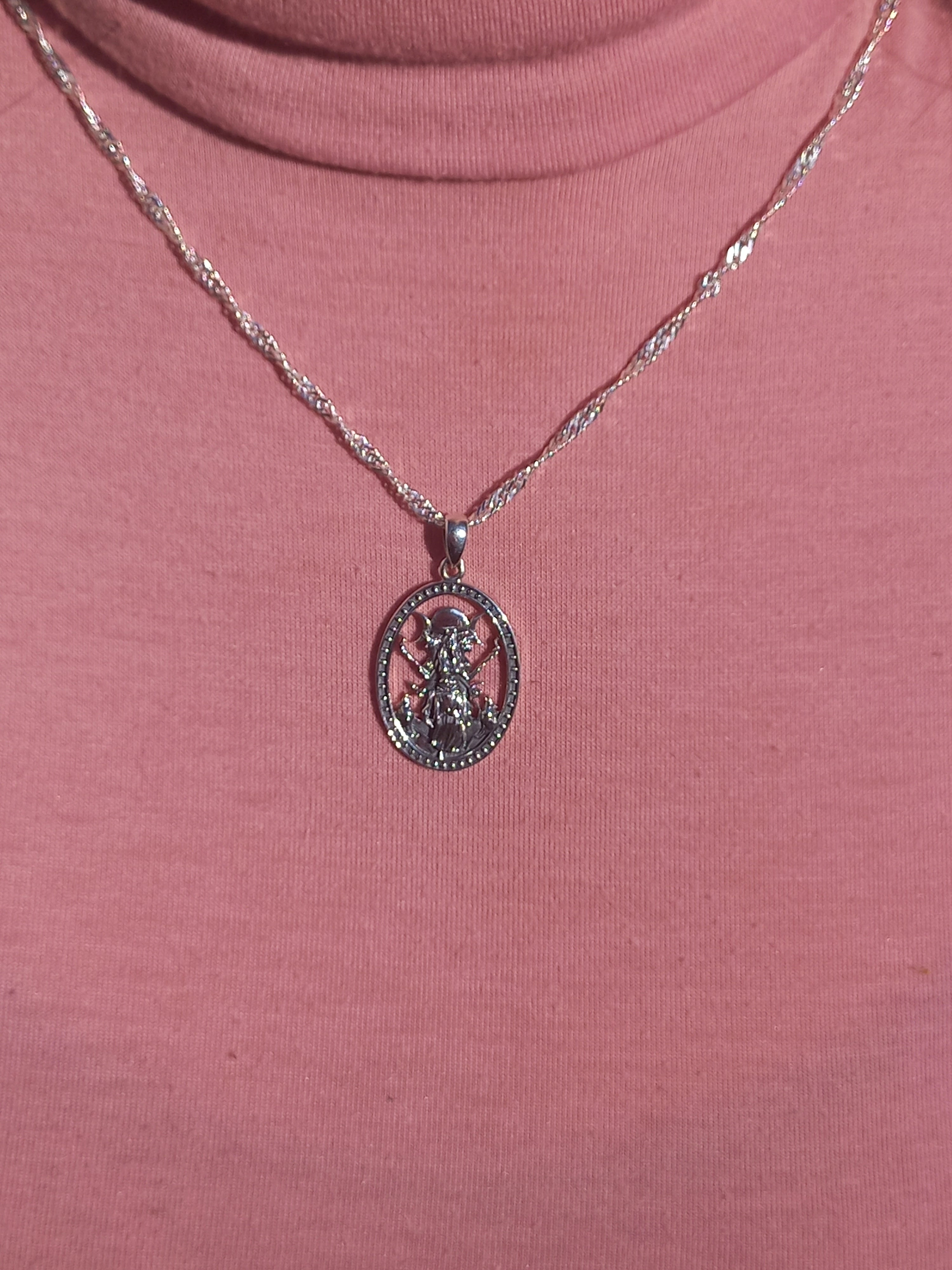Colgante Triple Diosa con Cadena de Plata de 50 cm.