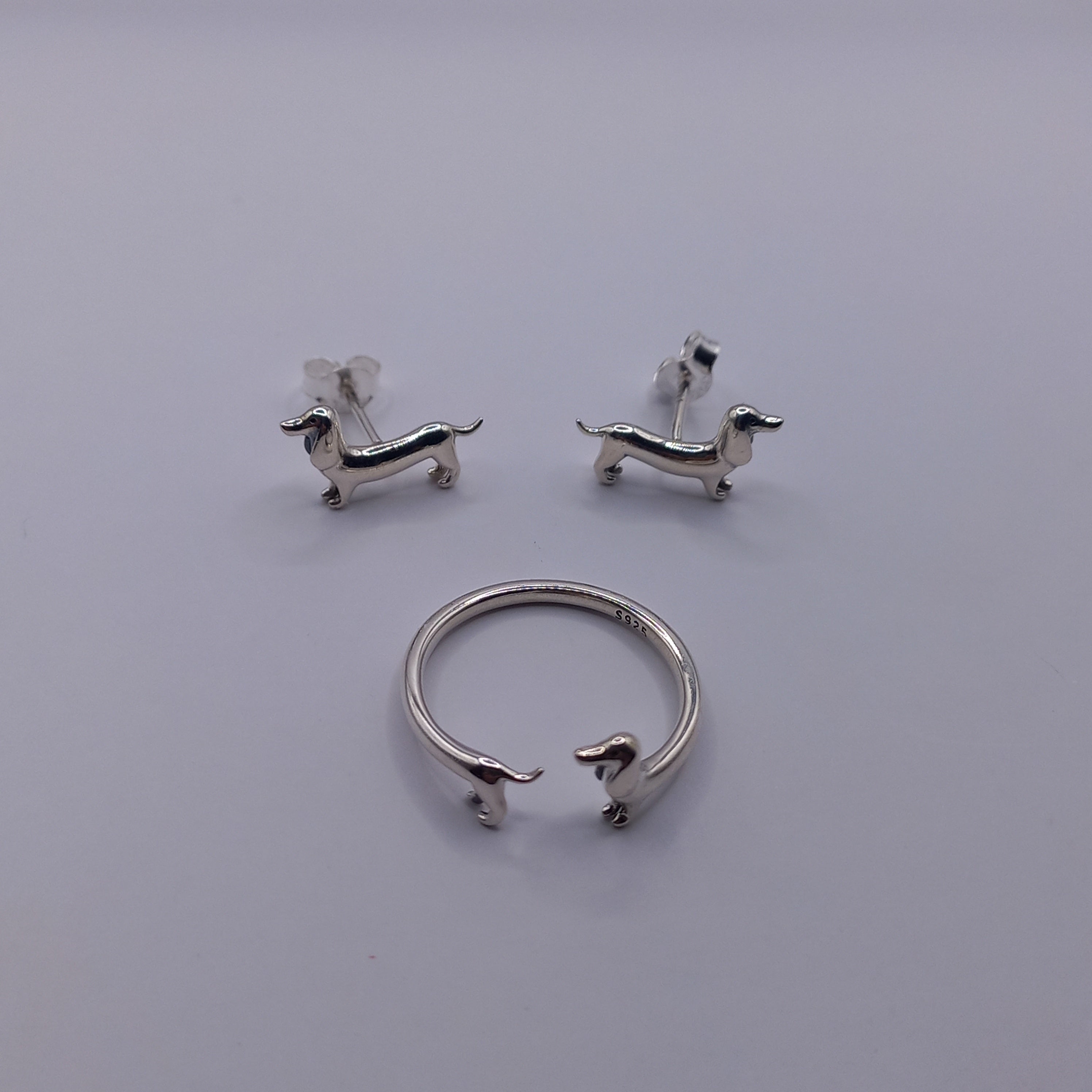 Conjunto Anillo Ajustable + Aros de Dachshund de Plata.