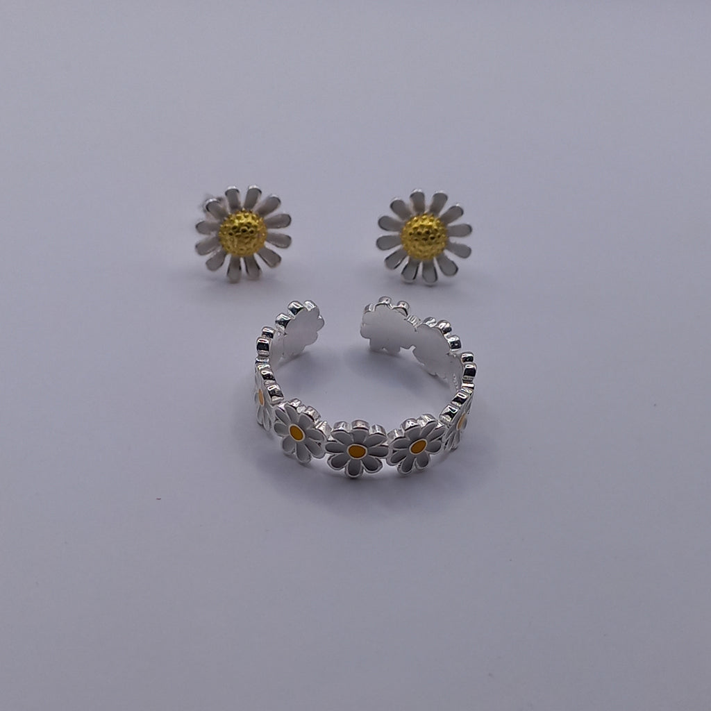 Conjunto Anillo Ajustable + Aros de Margaritas de Plata.