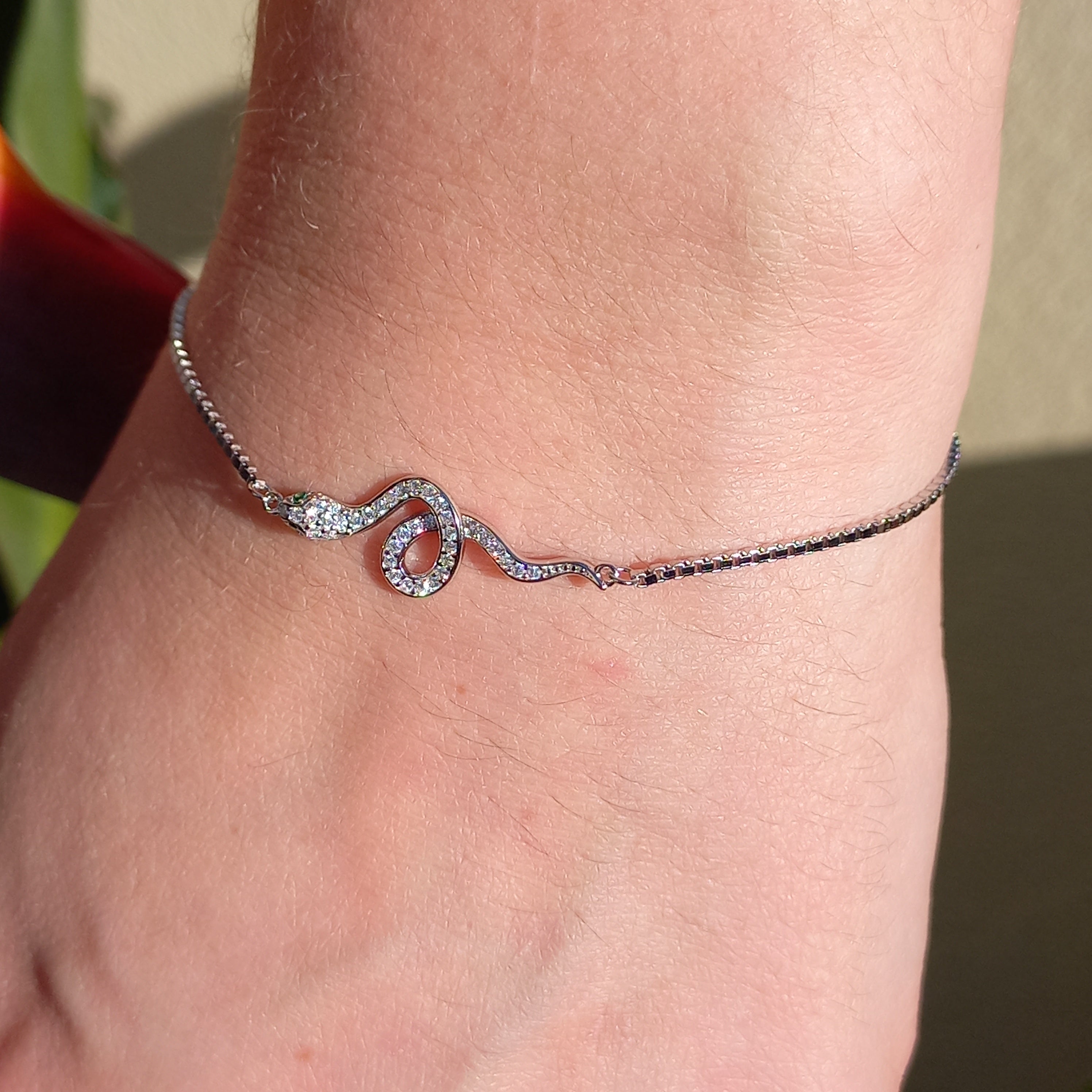 Pulsera de Serpiente Ajustable de Plata.