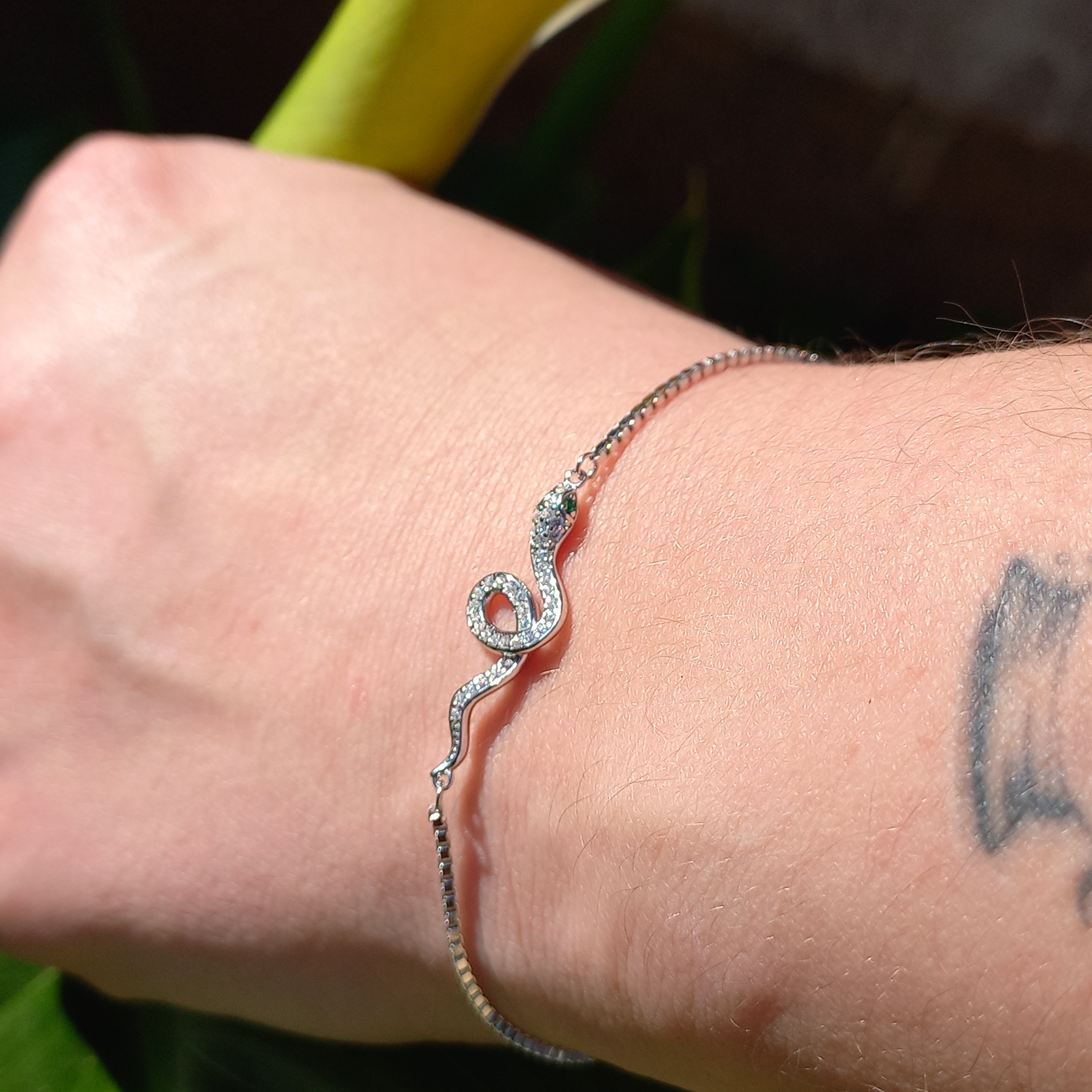 Pulsera de Serpiente Ajustable de Plata.