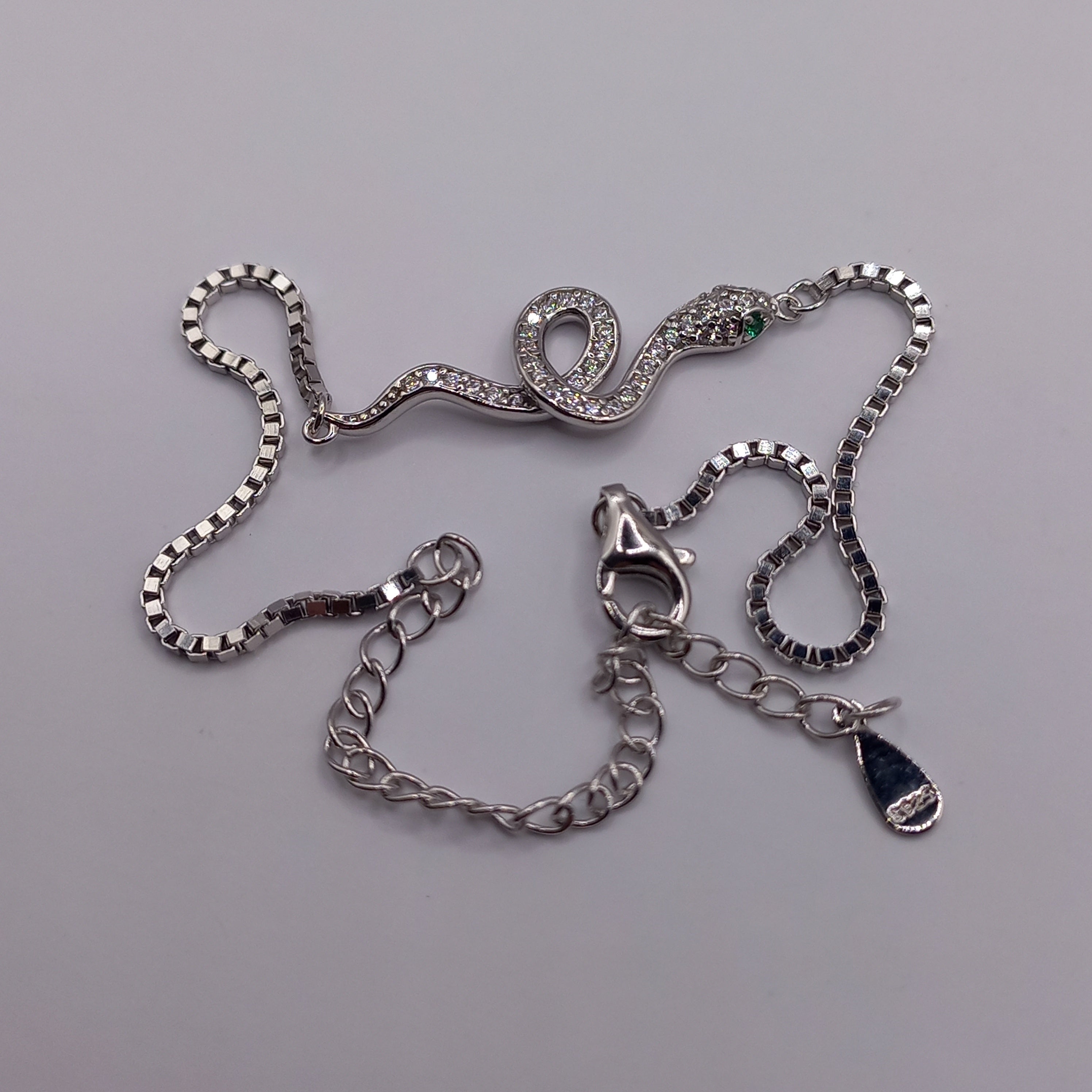 Pulsera de Serpiente Ajustable de Plata.