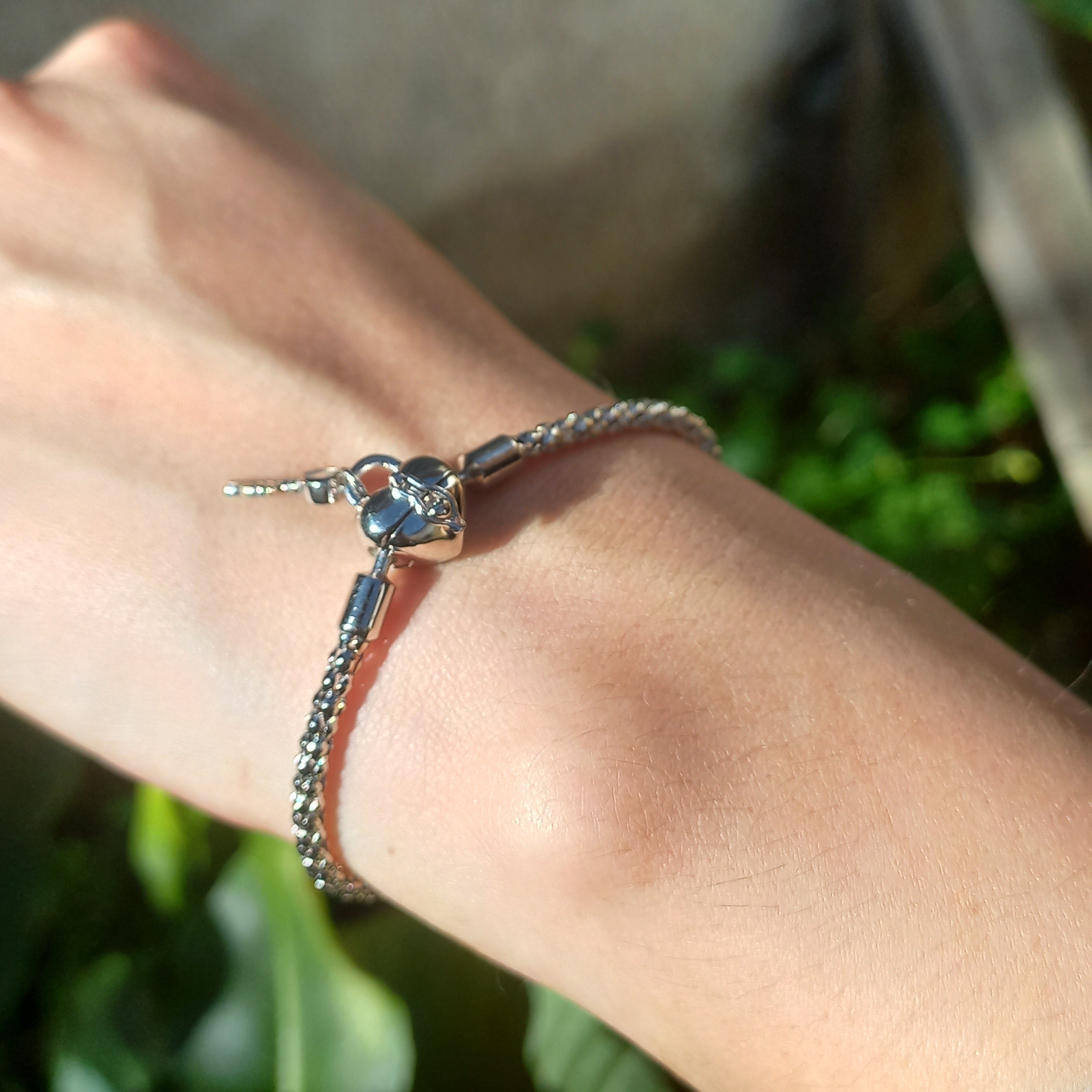 Pulsera Corazón con cierre de Llave Plata.
