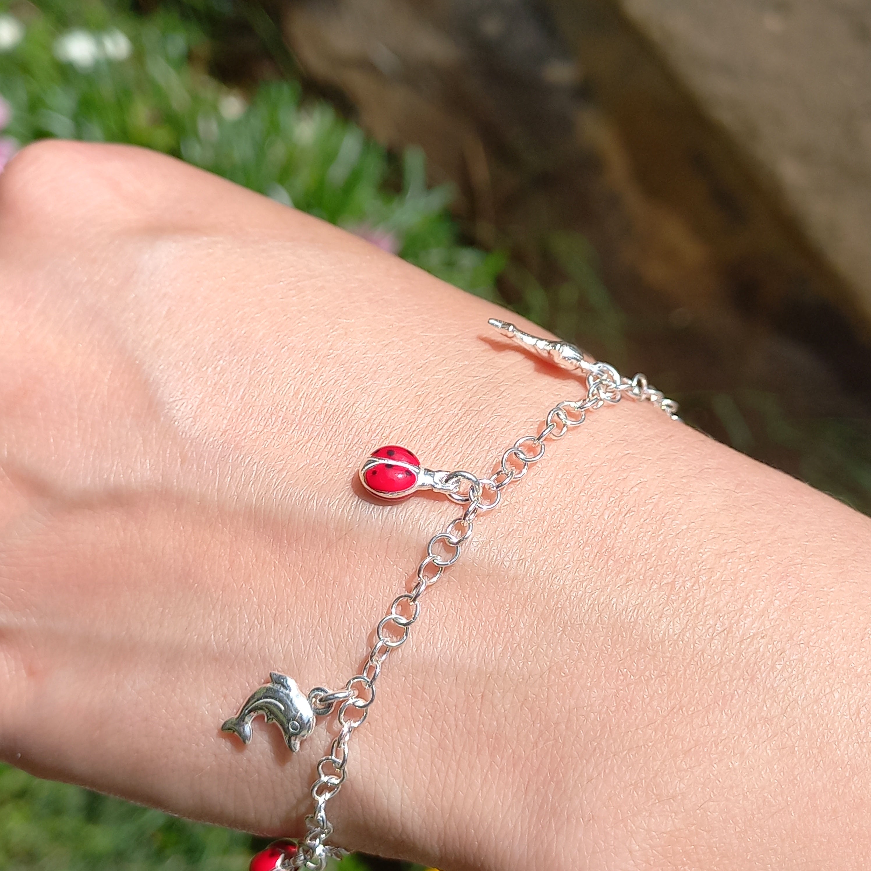 Pulsera de Chinita con Delfines de Plata.