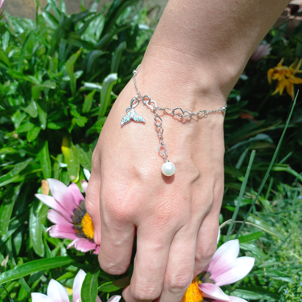 Pulsera Corazones con Cola de Ballena de Plata.