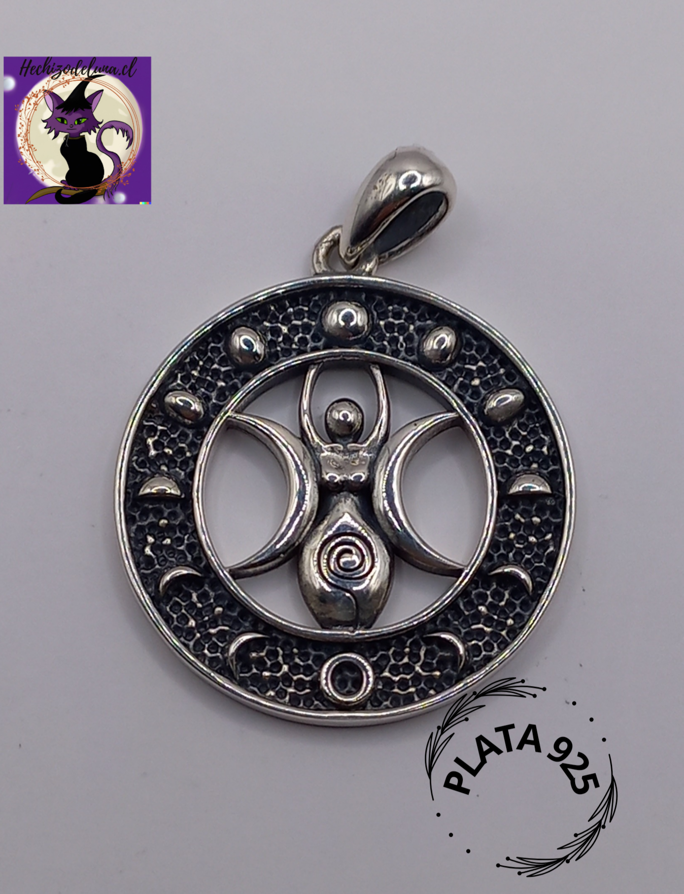 Colgante Hécate con  fase Lunar y Cadena de Plata 50 cm.