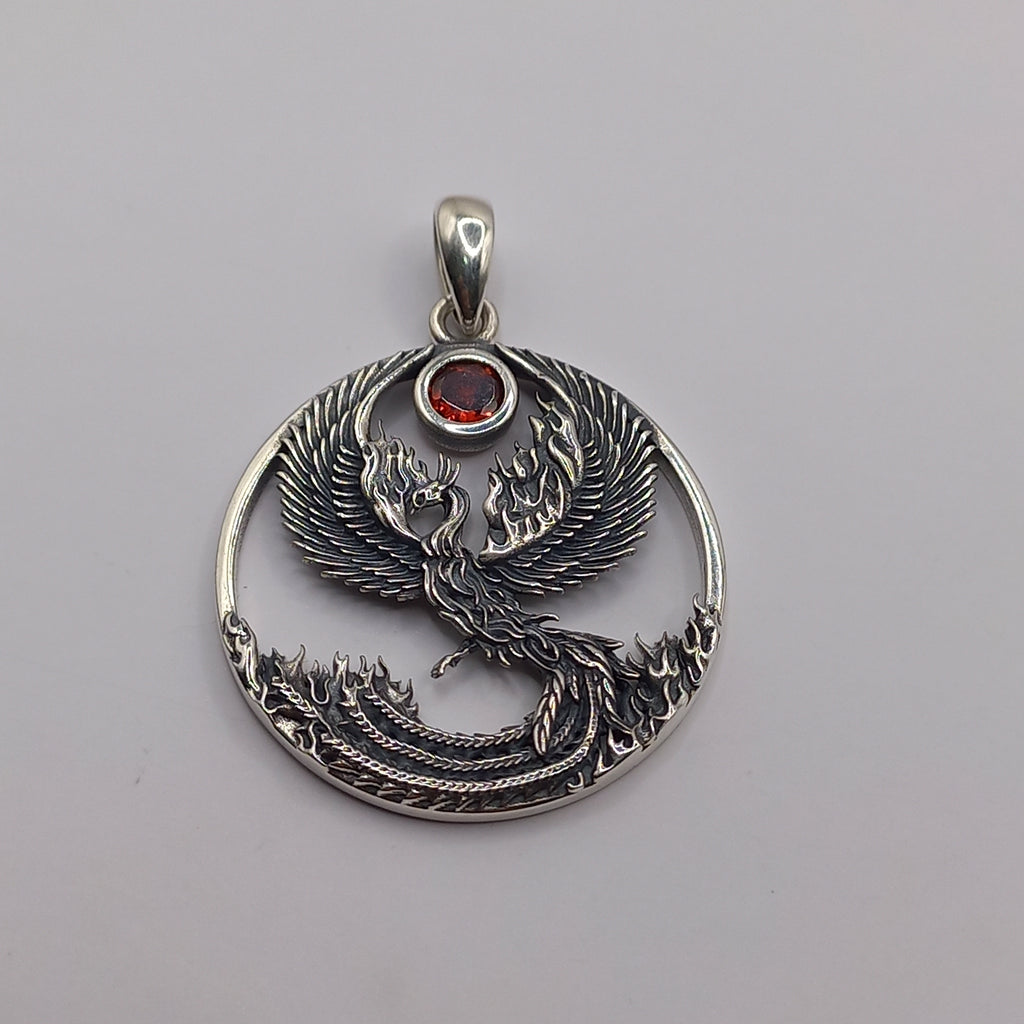 Colgante Ave Fénix con Cadena de Plata 50 cm. y Piedra.