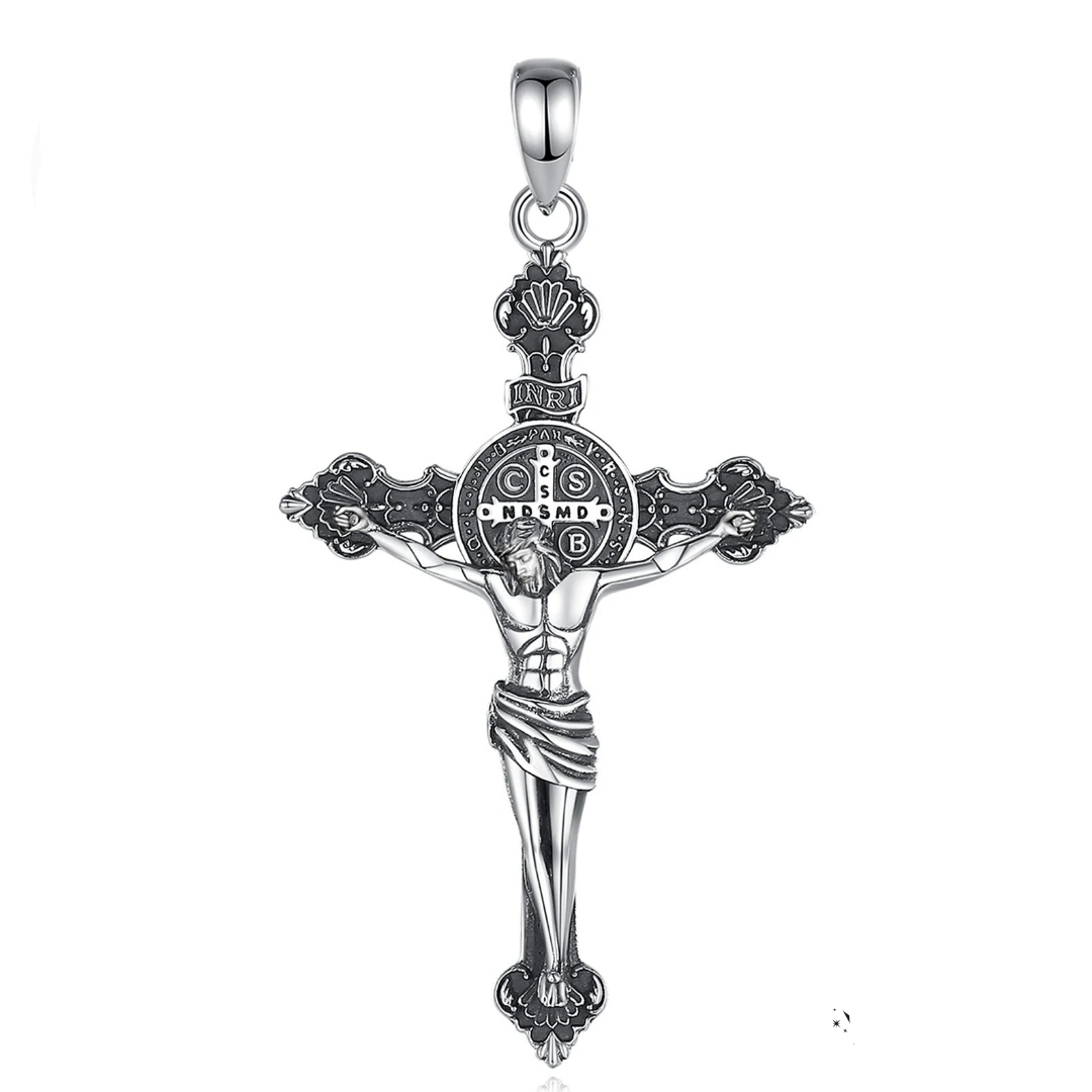 Colgante Jesús con Cruz de San Benito de Plata.