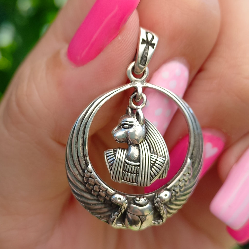 Colgante Bastet Diosa Egipcia con Cadena de Plata 50 cm.