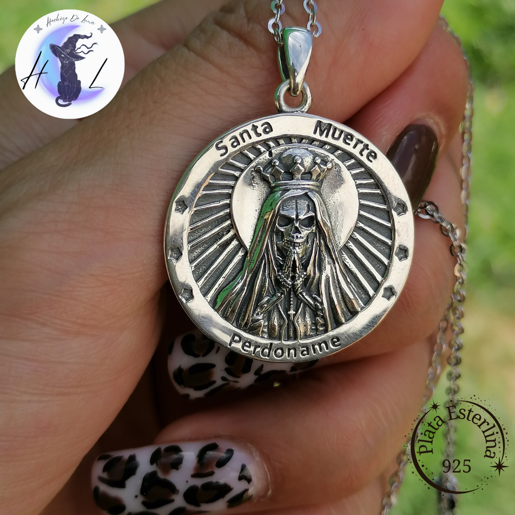 Colgante Santa Muerte Con Sigilo De Plata.