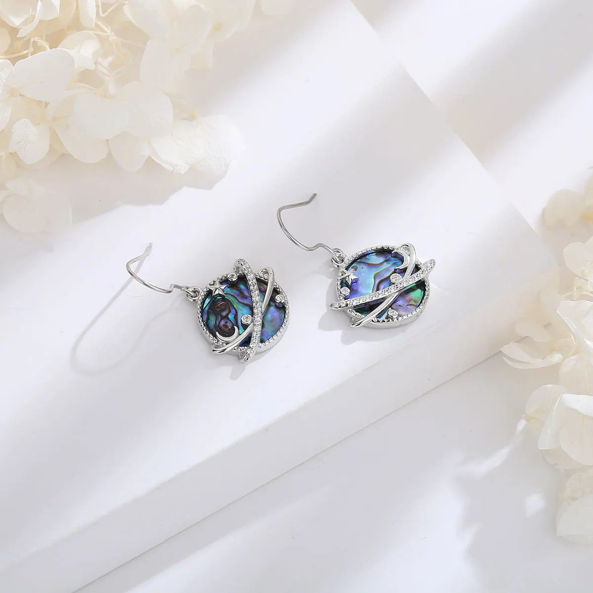 Conjunto Con Diseño De Planeta Con Circón De Plata.