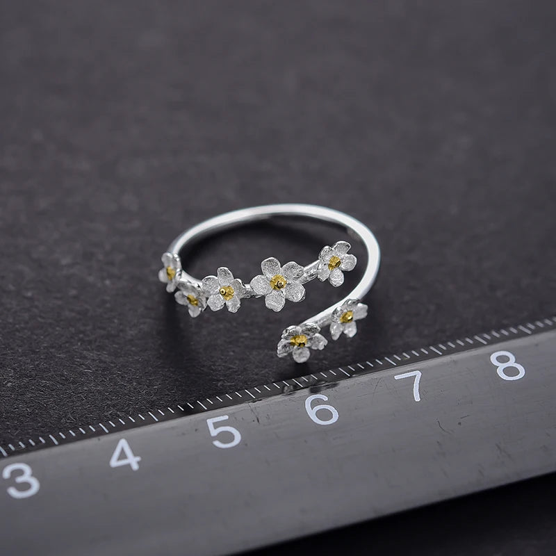 Anillo Ajustable De Flores De Plata.
