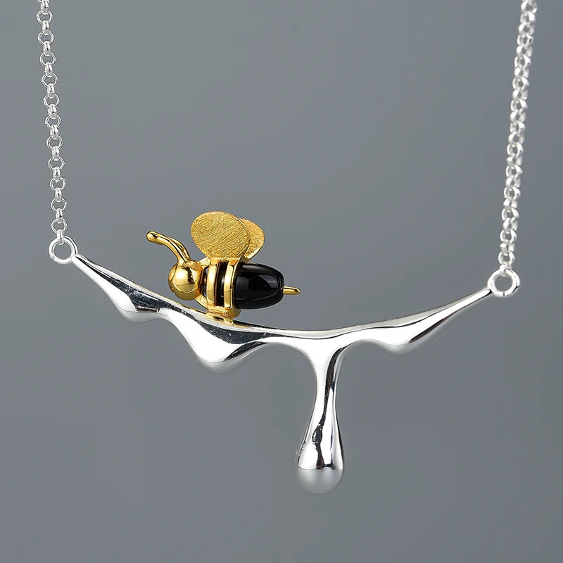 Collar De Abeja Y Miel De Plata.
