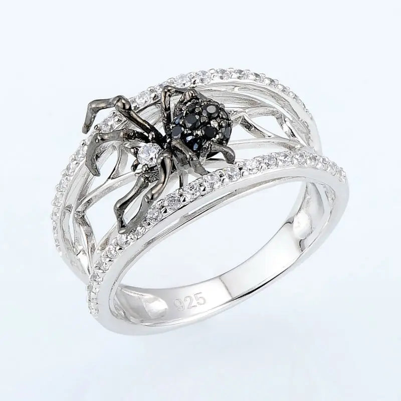 Anillo Diseño Araña Con Circones De Plata.