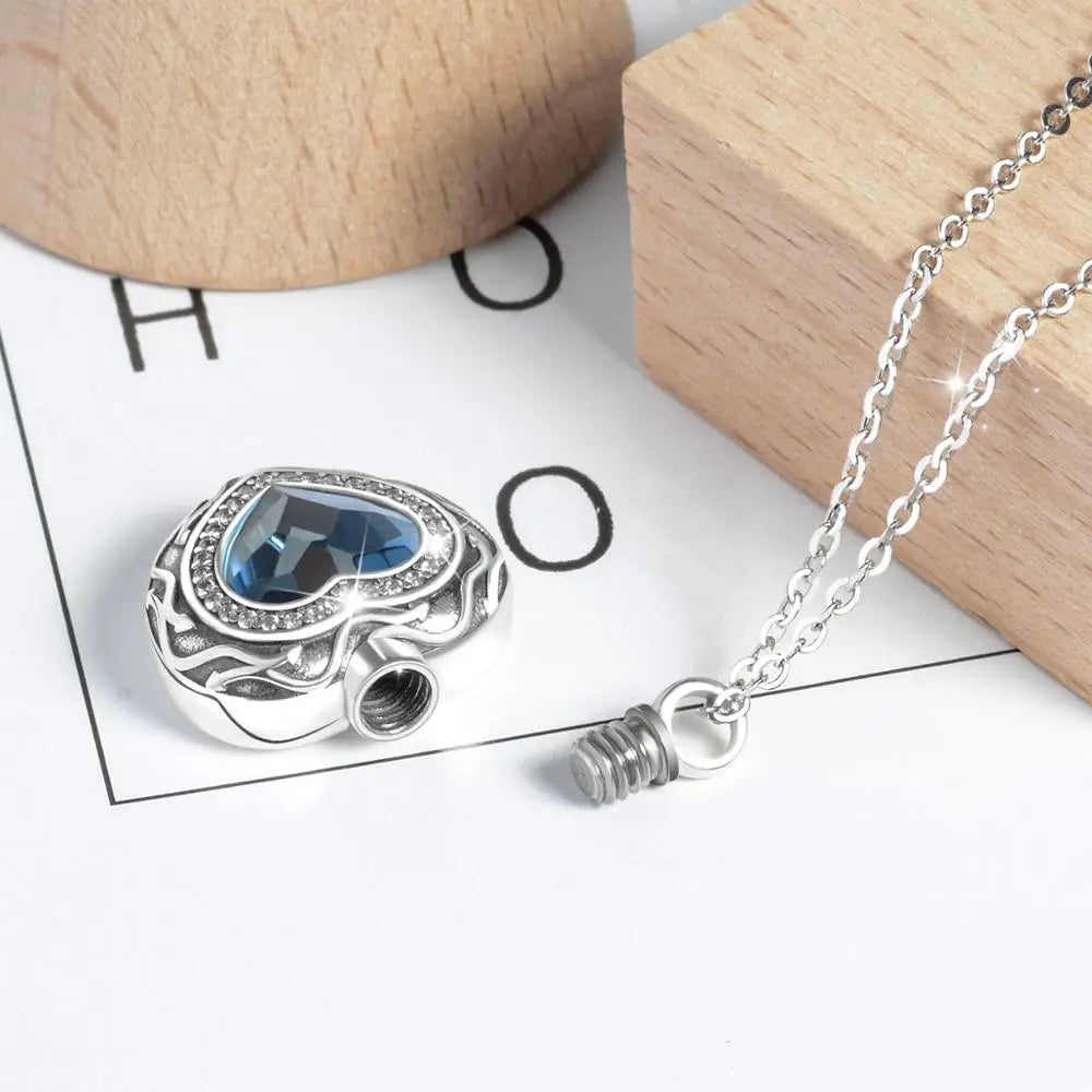 Collar De Urna De Cenizas Con Forma De Corazón y Piedra De Circón.