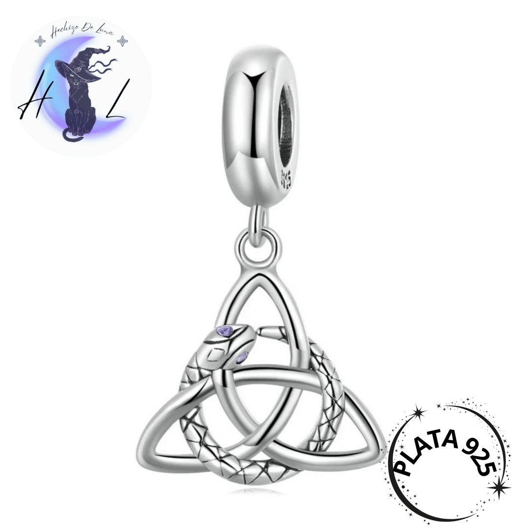 Charms o Colgante de Triqueta con Serpiente de Plata.
