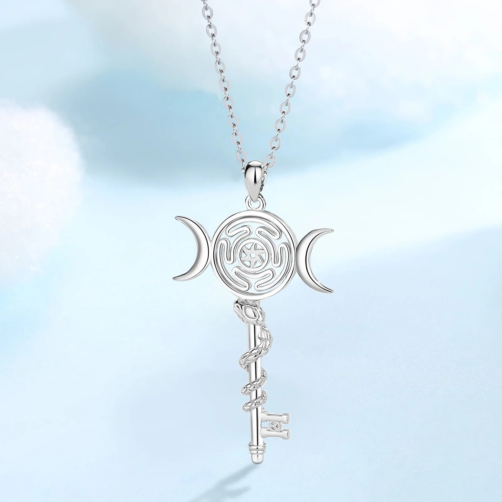 Colgante Llave De Hécate Con Triple Luna y Serpiente De Plata.