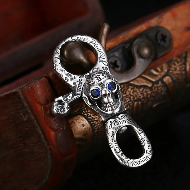 Colgante Llavero De Plata Con Diseño De Calavera.