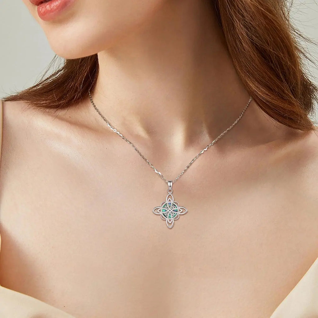 Colgante Nudo De Bruja De Plata Y Abulón.